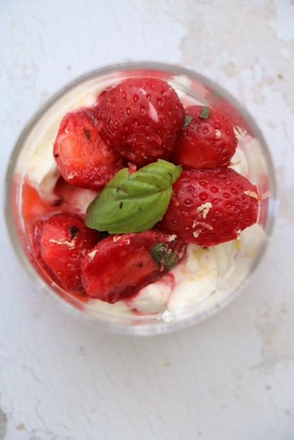 verrine yaourt fraises basilic